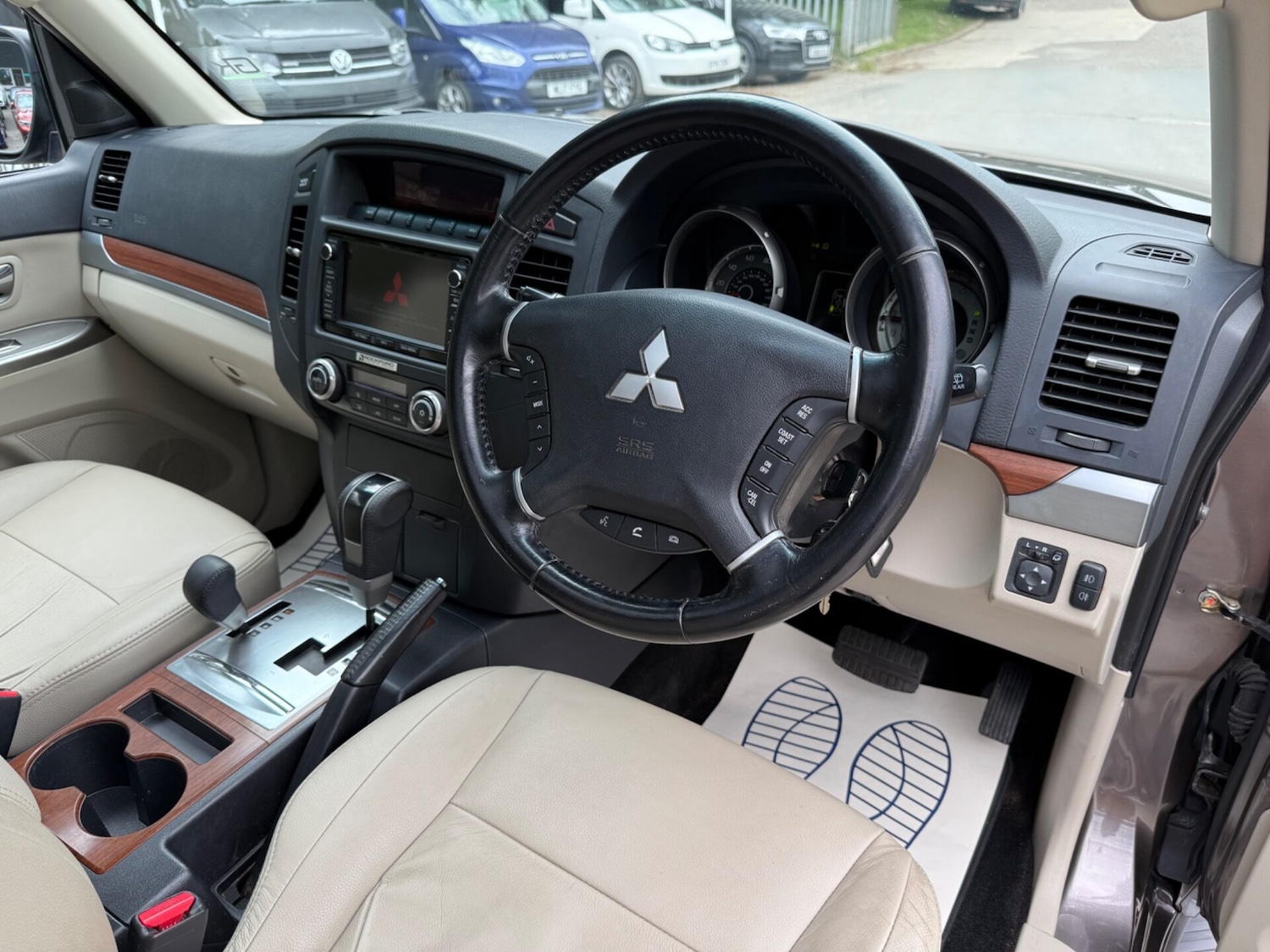 Used Mitsubishi Shogun 2013 for sale - 76312220: Photo 16