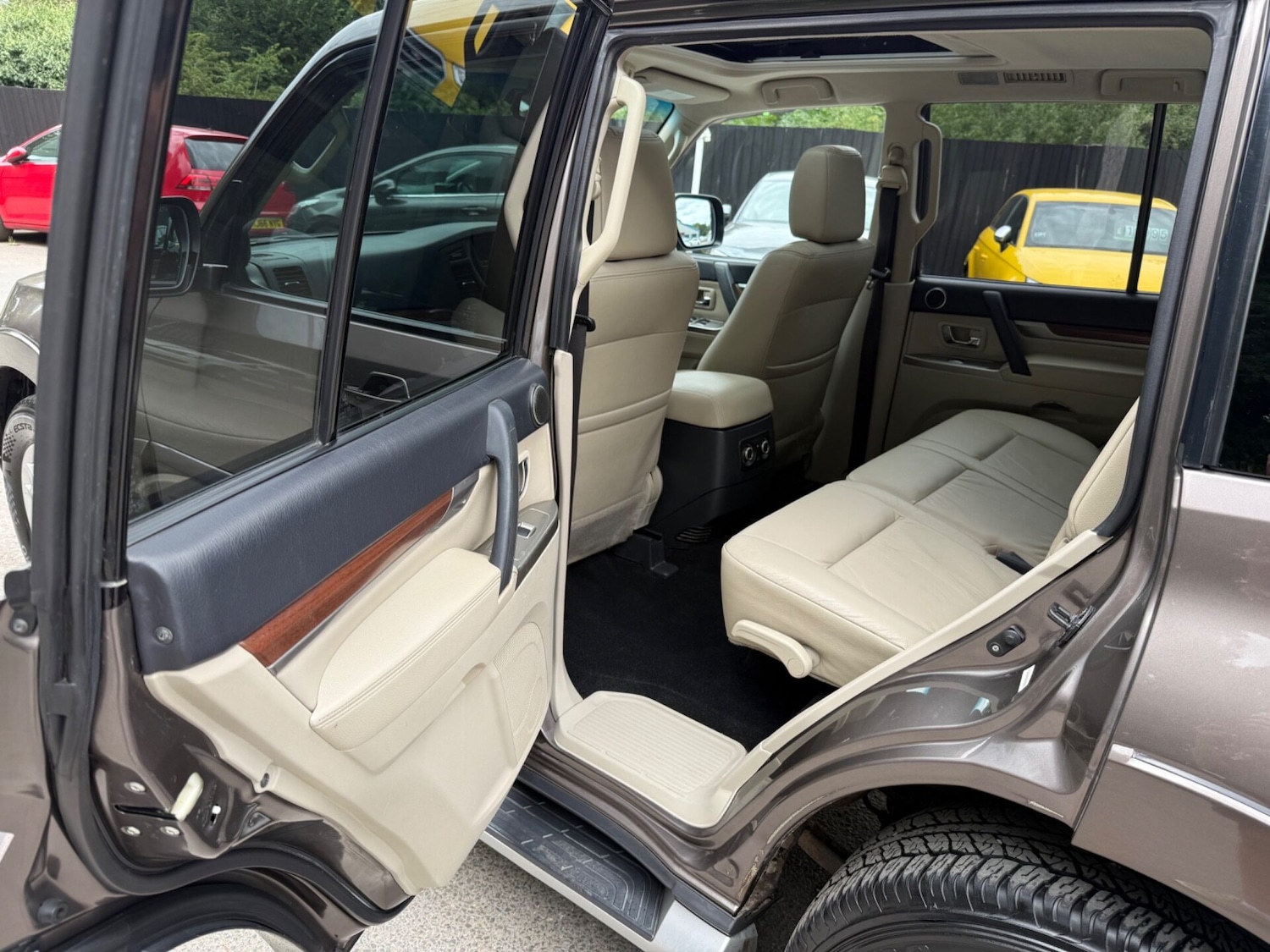 Used Mitsubishi Shogun 2013 for sale - 76312220: Photo 27