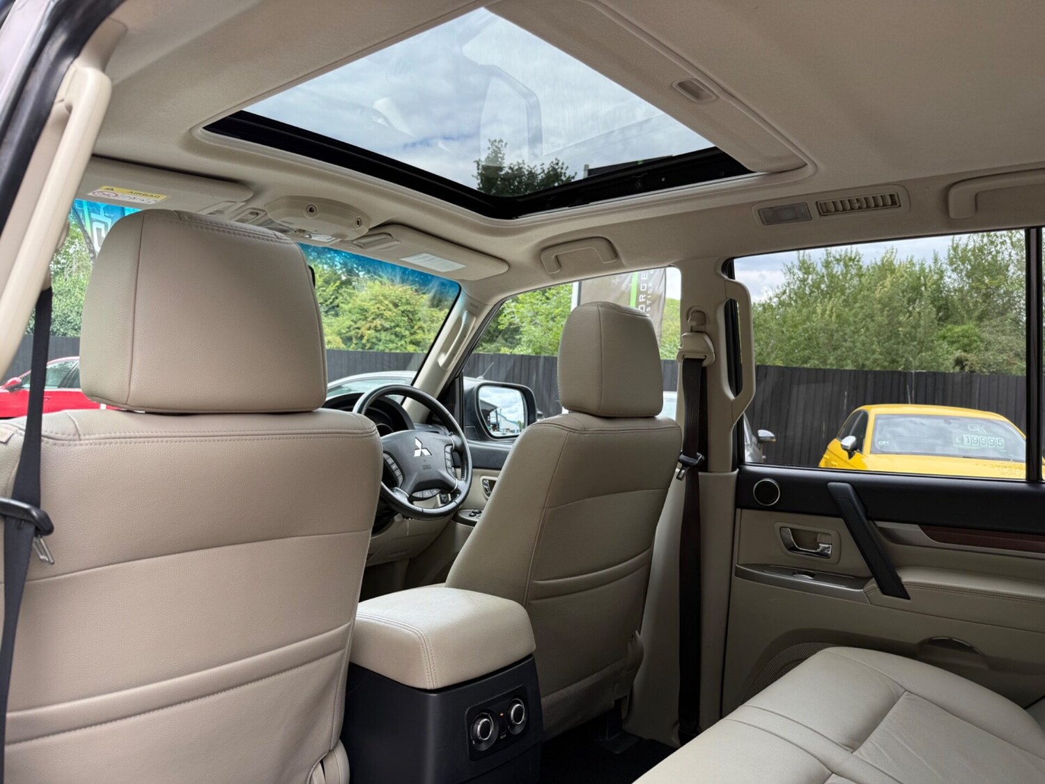 Used Mitsubishi Shogun 2013 for sale - 76312220: Photo 30