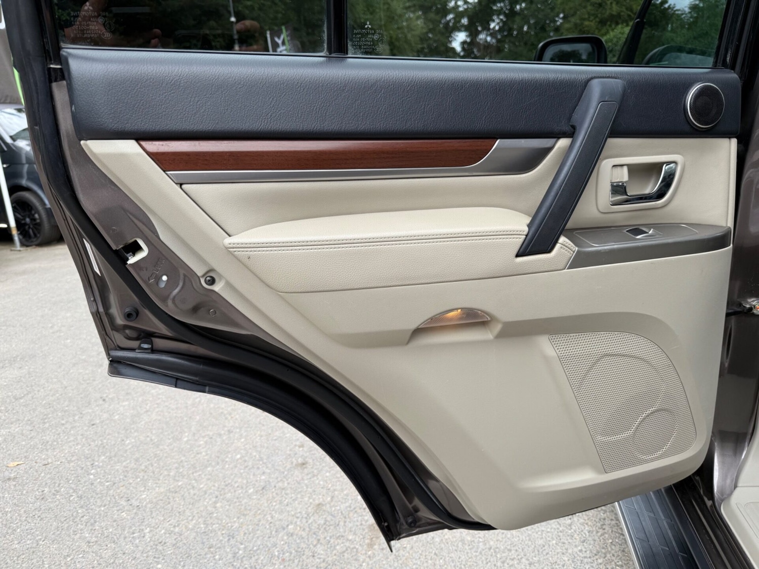 Used Mitsubishi Shogun 2013 for sale - 76312220: Photo 31
