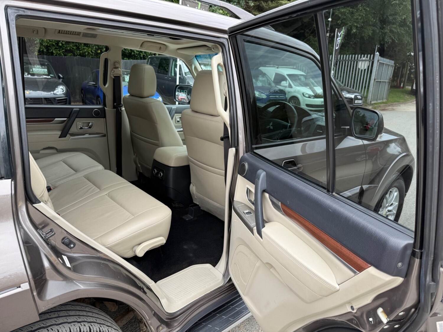 Used Mitsubishi Shogun 2013 for sale - 76312220: Photo 32