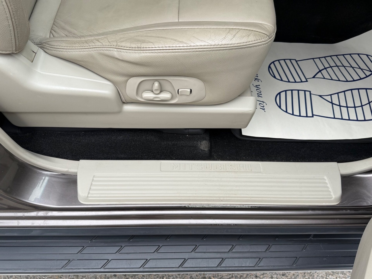 Used Mitsubishi Shogun 2013 for sale - 76312220: Photo 37