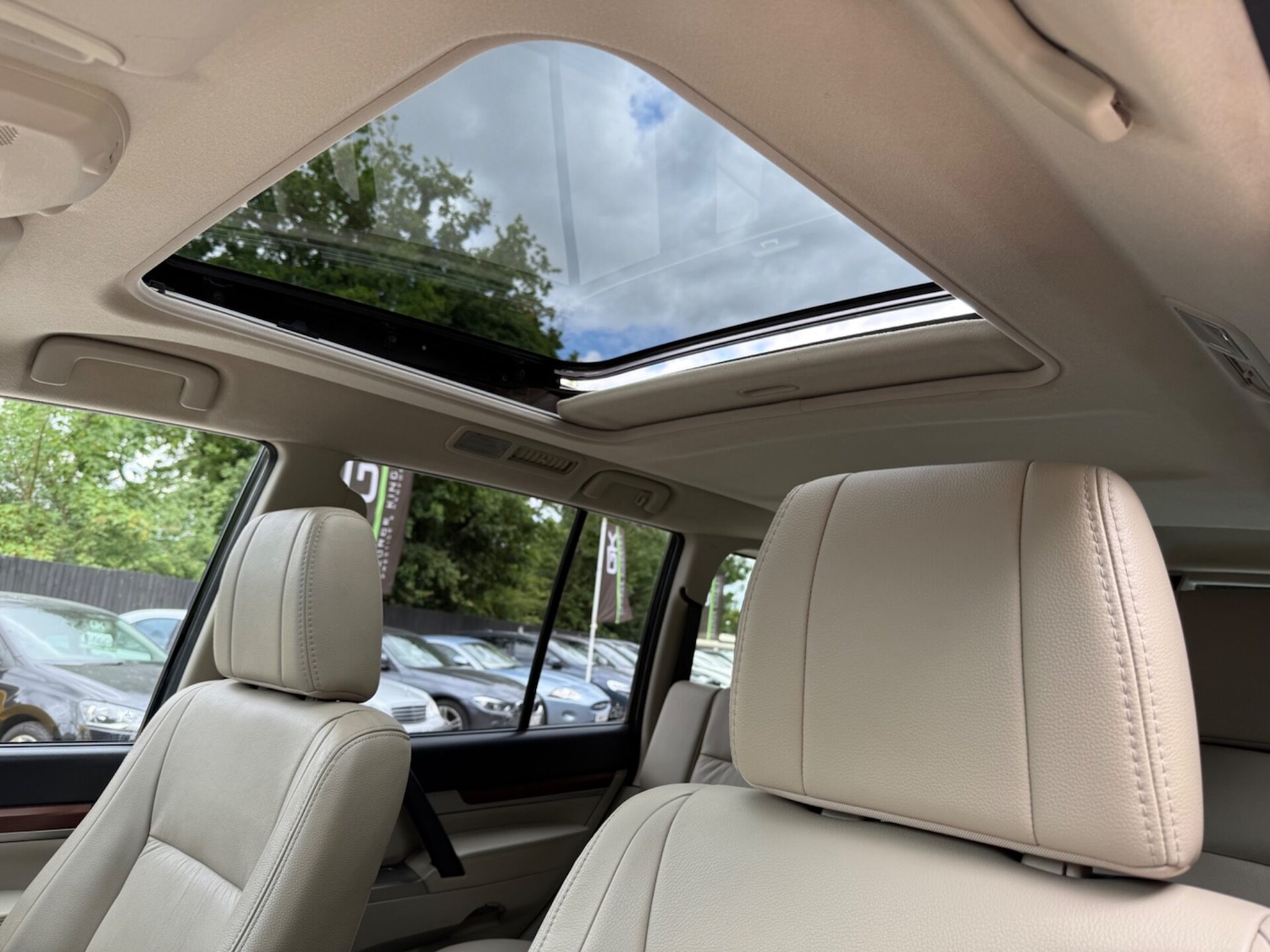 Used Mitsubishi Shogun 2013 for sale - 76312220: Photo 4