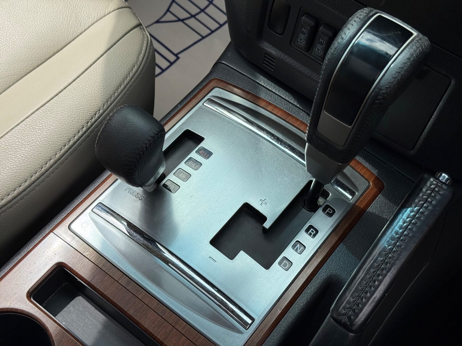 Used Mitsubishi Shogun 2013 for sale - 76312220: Photo 45