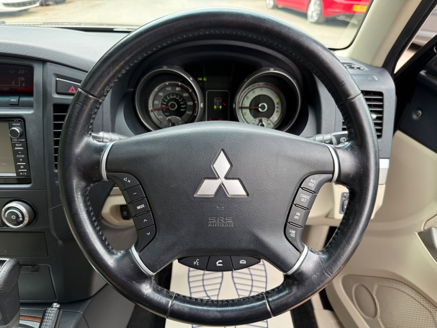 Used Mitsubishi Shogun 2013 for sale - 76312220: Photo 6