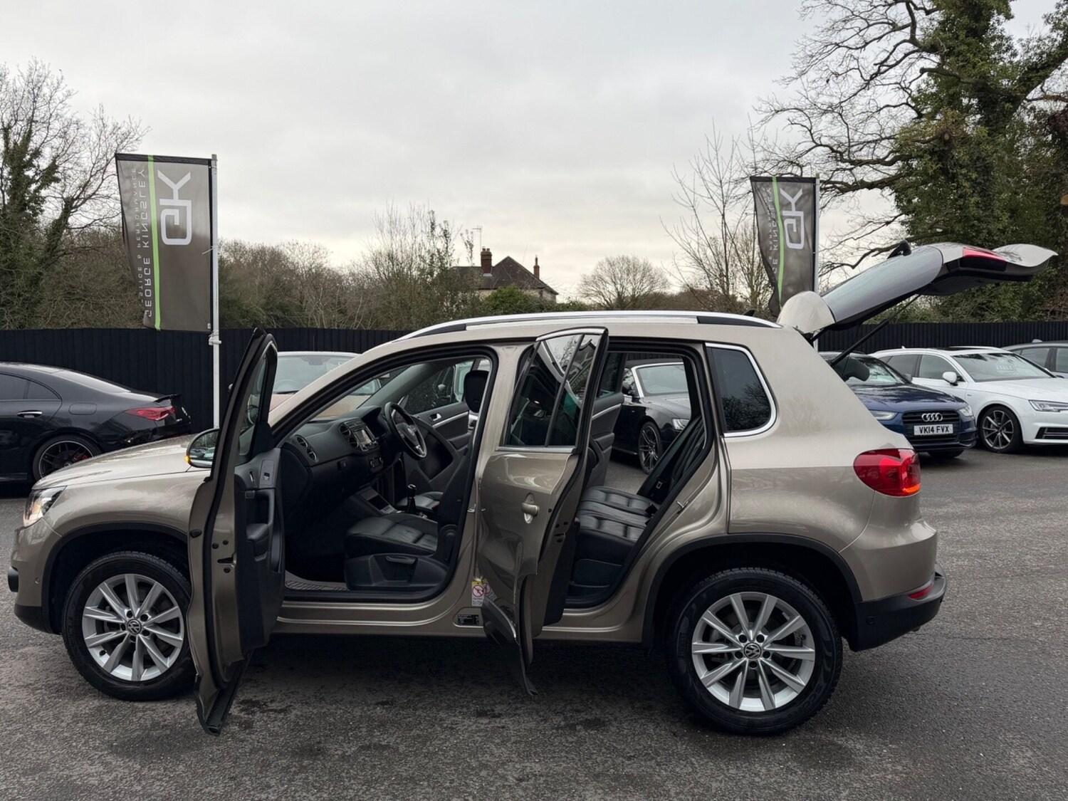 Used Volkswagen Tiguan 2012 for sale - 77555001: Photo 11