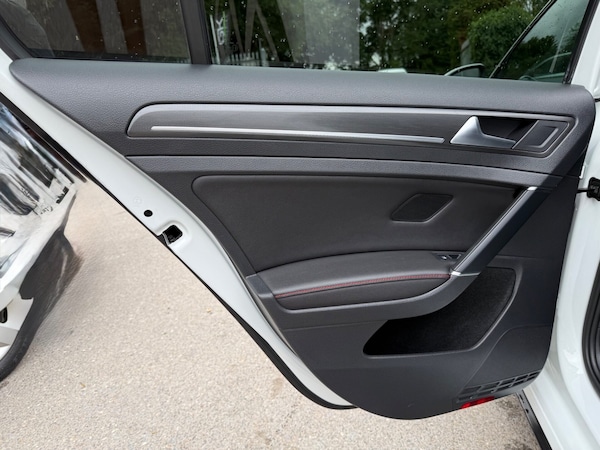 Used Volkswagen Golf 2018 for sale - 75481673: Photo 25