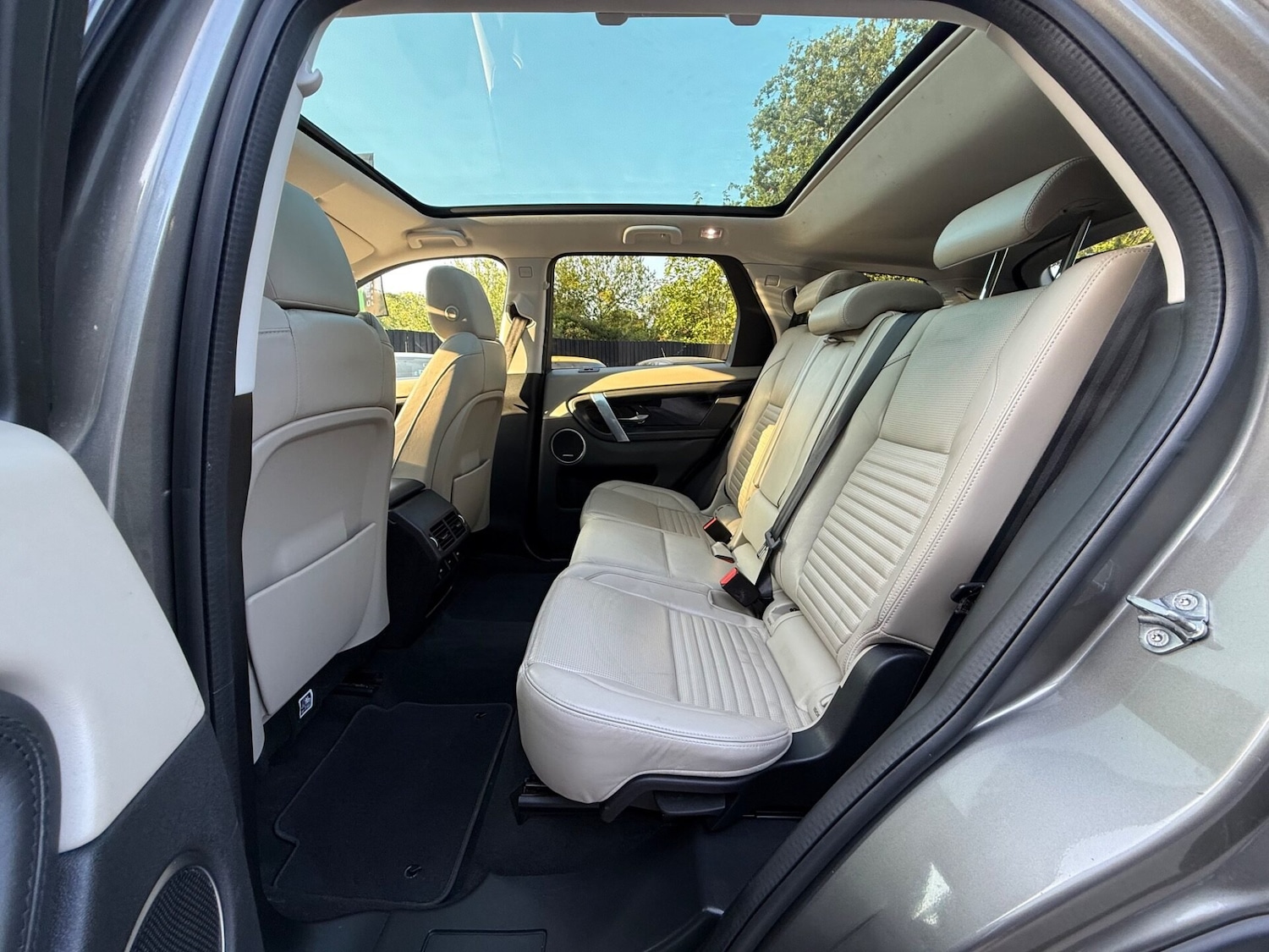 Used Land Rover Discovery Sport 2020 for sale - 76588306: Photo 19