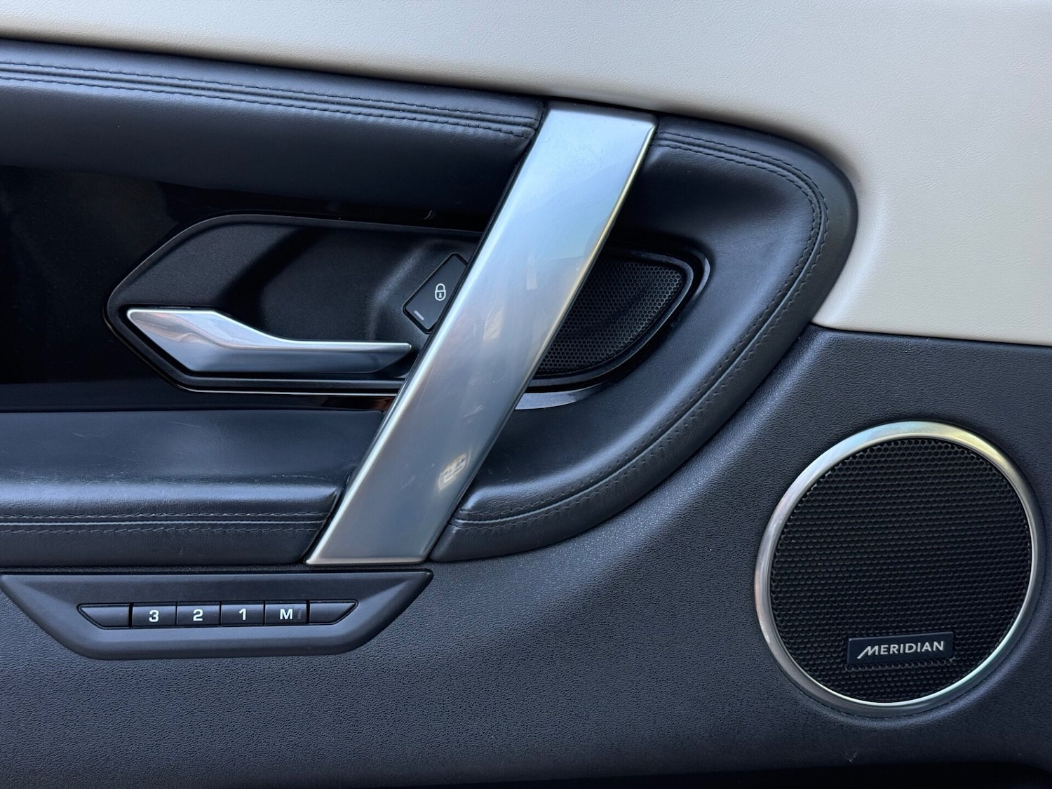 Used Land Rover Discovery Sport 2020 for sale - 76588306: Photo 29