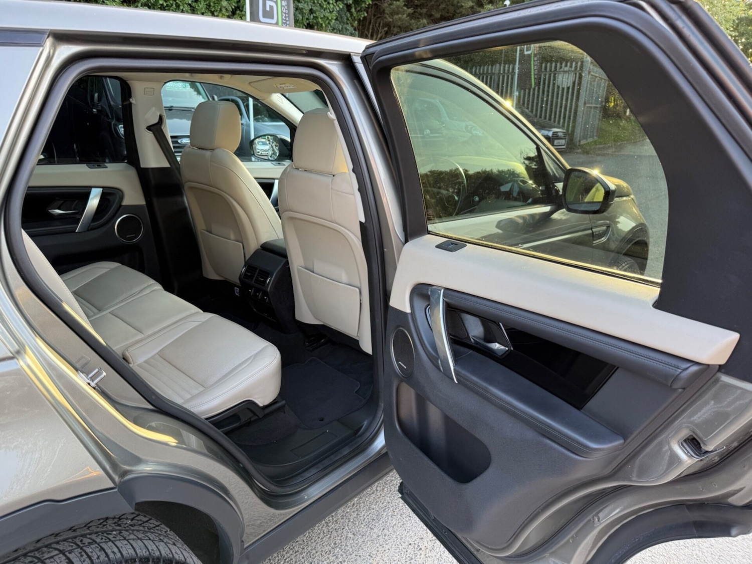 Used Land Rover Discovery Sport 2020 for sale - 76588306: Photo 35