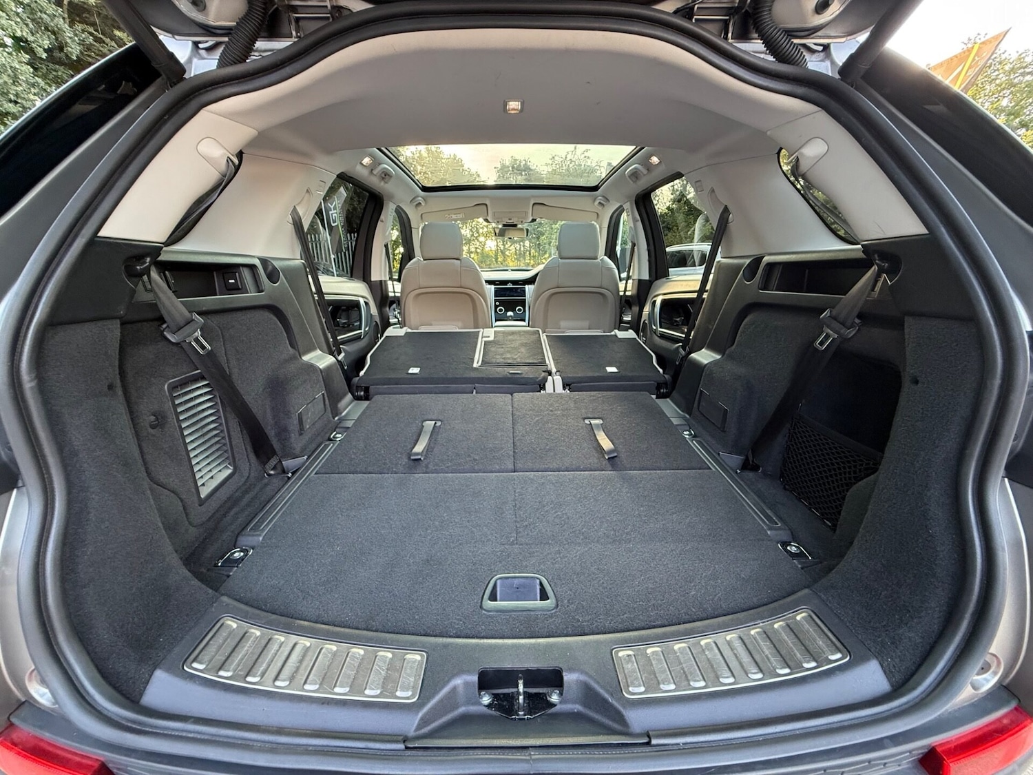 Used Land Rover Discovery Sport 2020 for sale - 76588306: Photo 64