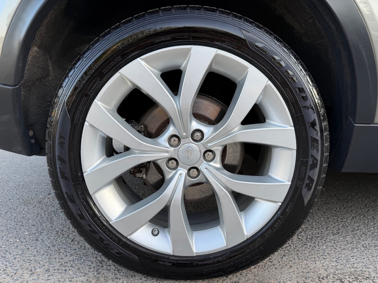 Used Land Rover Discovery Sport 2020 for sale - 76588306: Photo 76