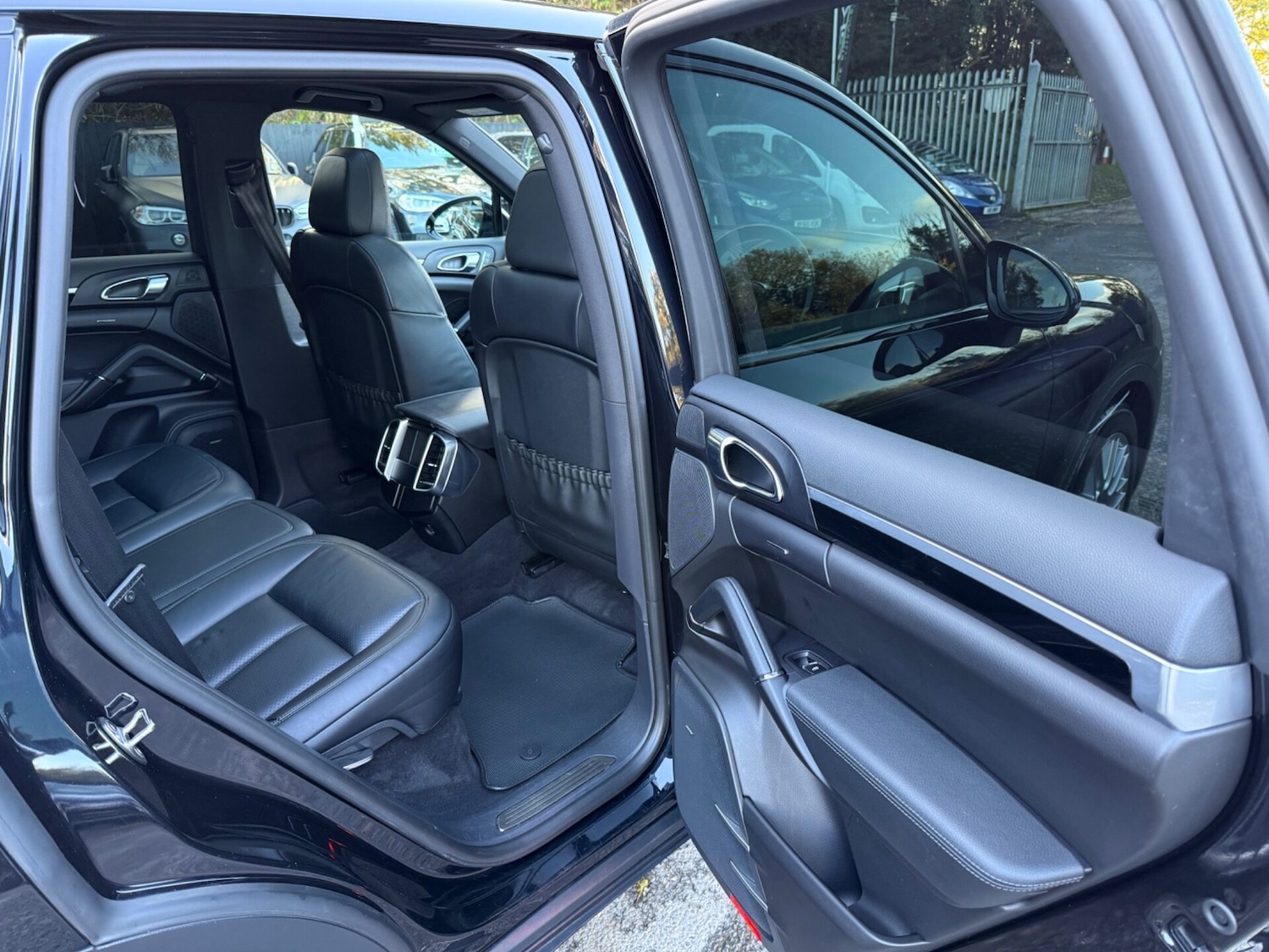 Used Porsche Cayenne 2018 for sale - 76450450: Photo 36