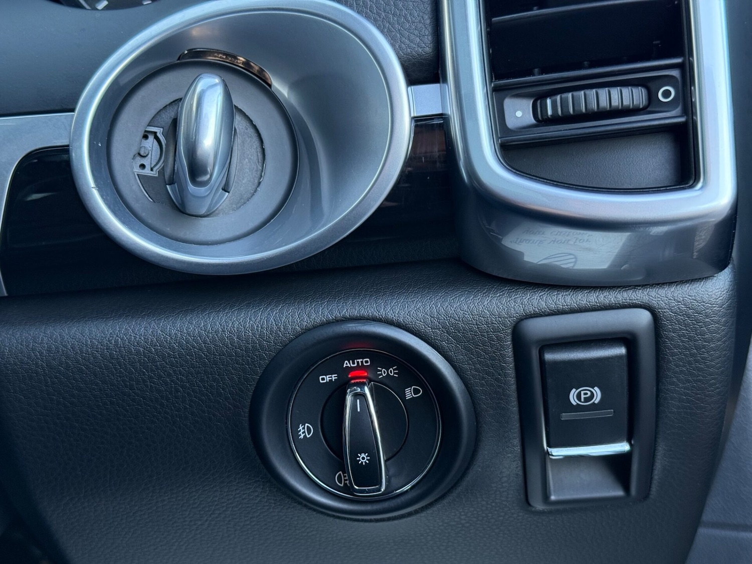 Used Porsche Cayenne 2018 for sale - 76450450: Photo 59