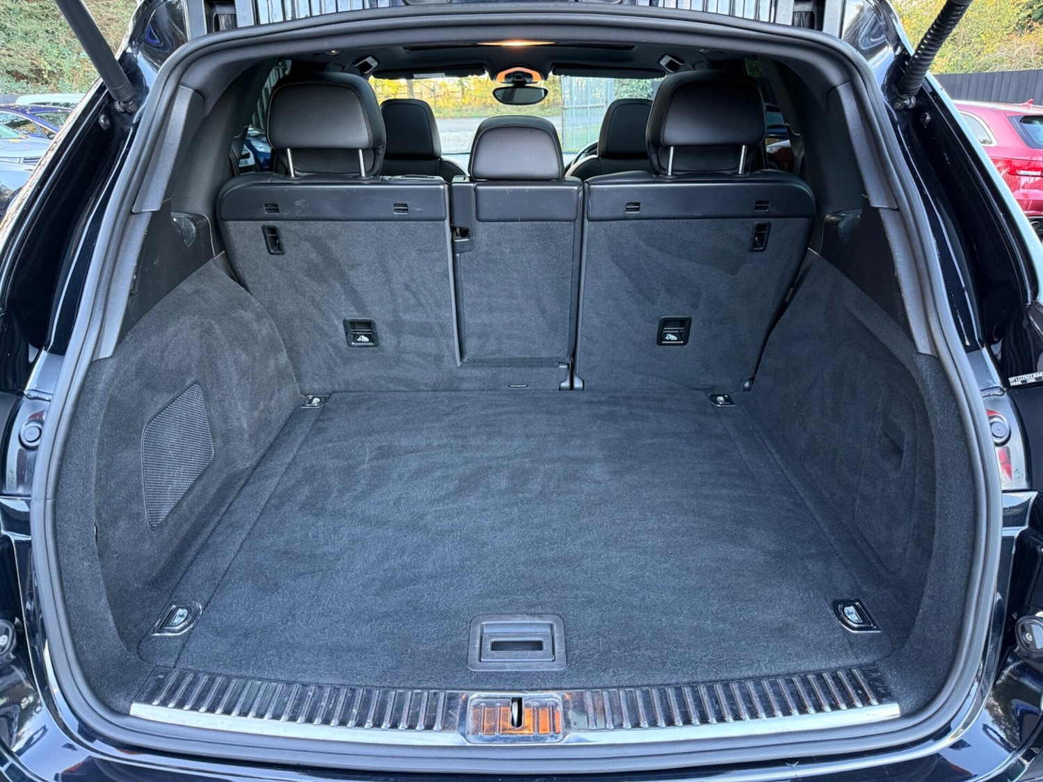 Used Porsche Cayenne 2018 for sale - 76450450: Photo 65