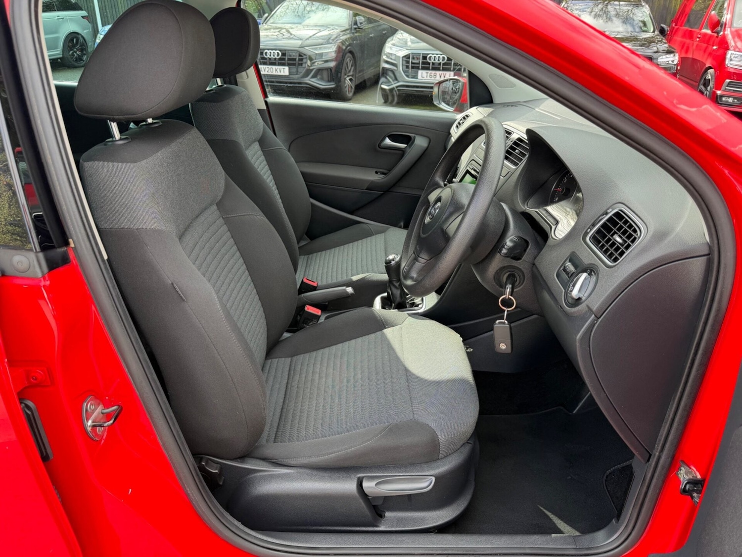 Used Volkswagen Polo 2013 for sale - 77844853: Photo 15