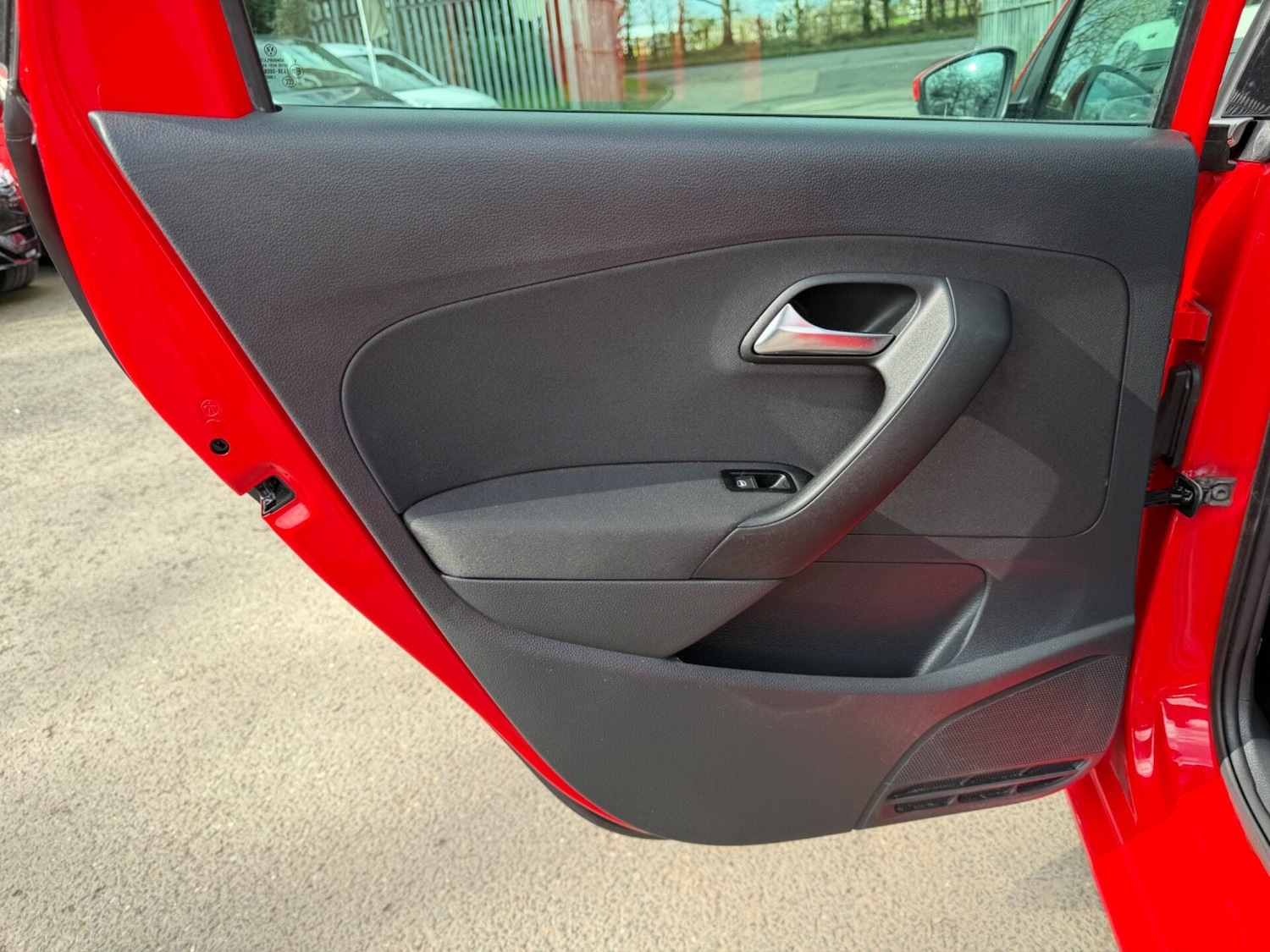 Used Volkswagen Polo 2013 for sale - 77844853: Photo 28