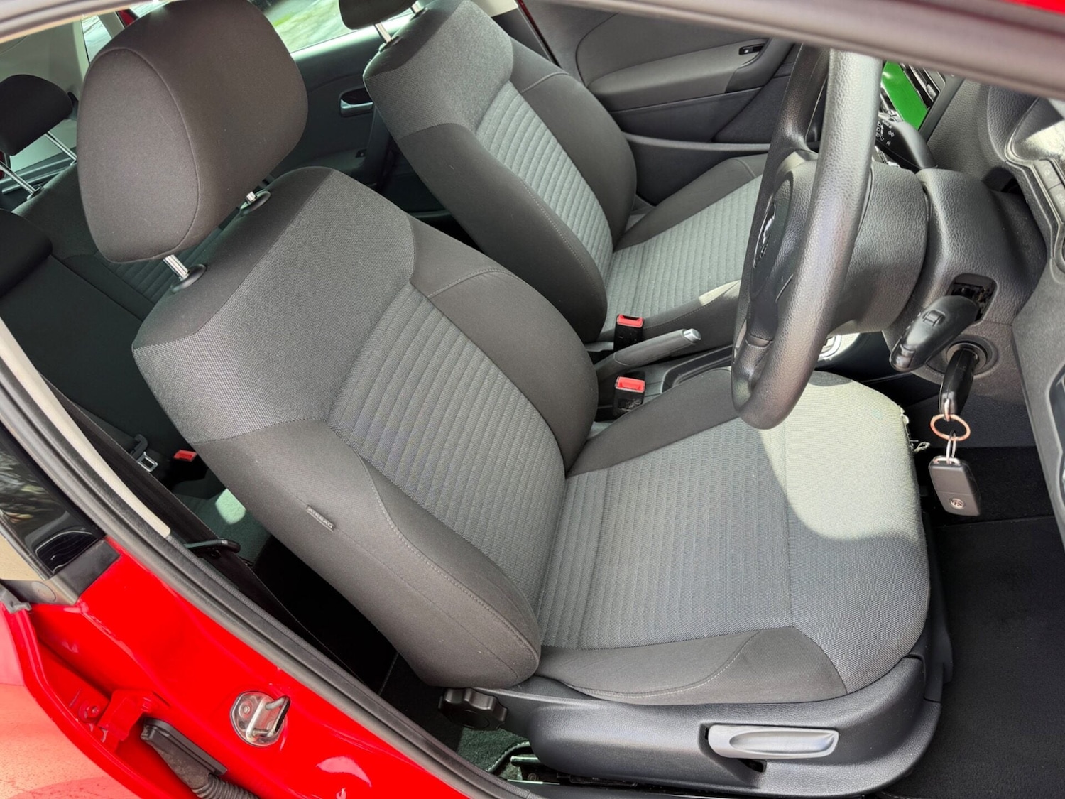 Used Volkswagen Polo 2013 for sale - 77844853: Photo 29