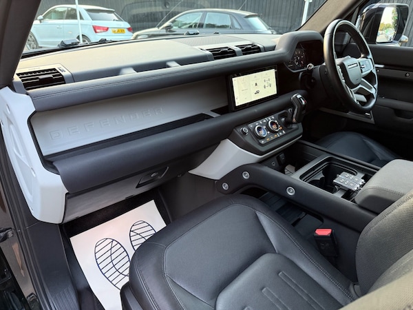 Used Land Rover Defender 2021 for sale - 75627025: Photo 24