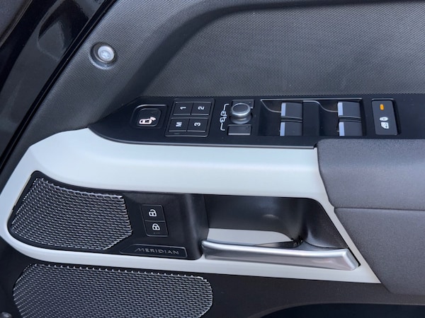 Used Land Rover Defender 2021 for sale - 75627025: Photo 37