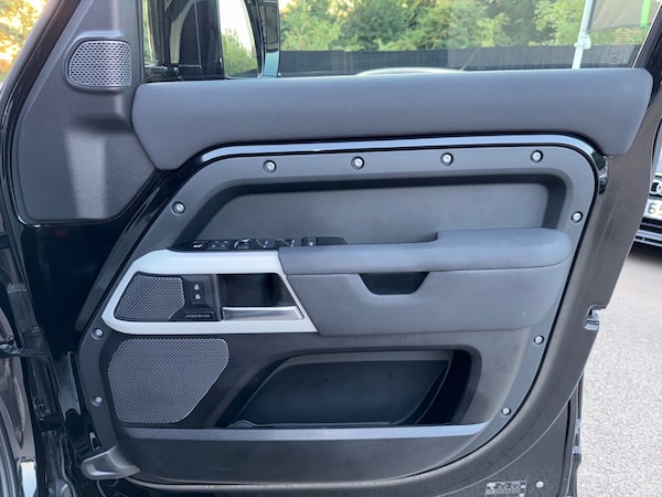 Used Land Rover Defender 2021 for sale - 75627025: Photo 38