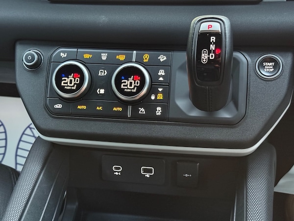 Used Land Rover Defender 2021 for sale - 75627025: Photo 44