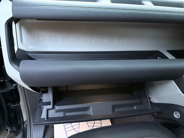 Used Land Rover Defender 2021 for sale - 75627025: Photo 56
