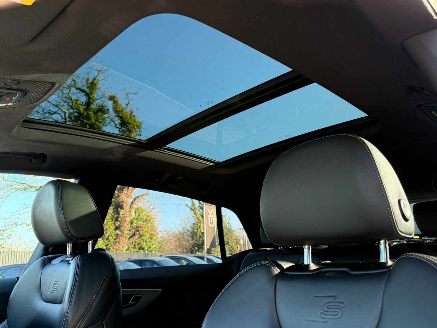 Used Audi Q8 2018 for sale - 77582437: Photo 3