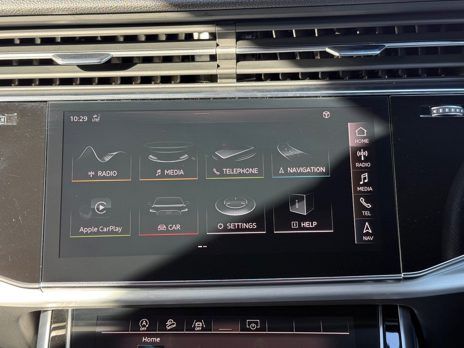 Used Audi Q8 2018 for sale - 77582437: Photo 42