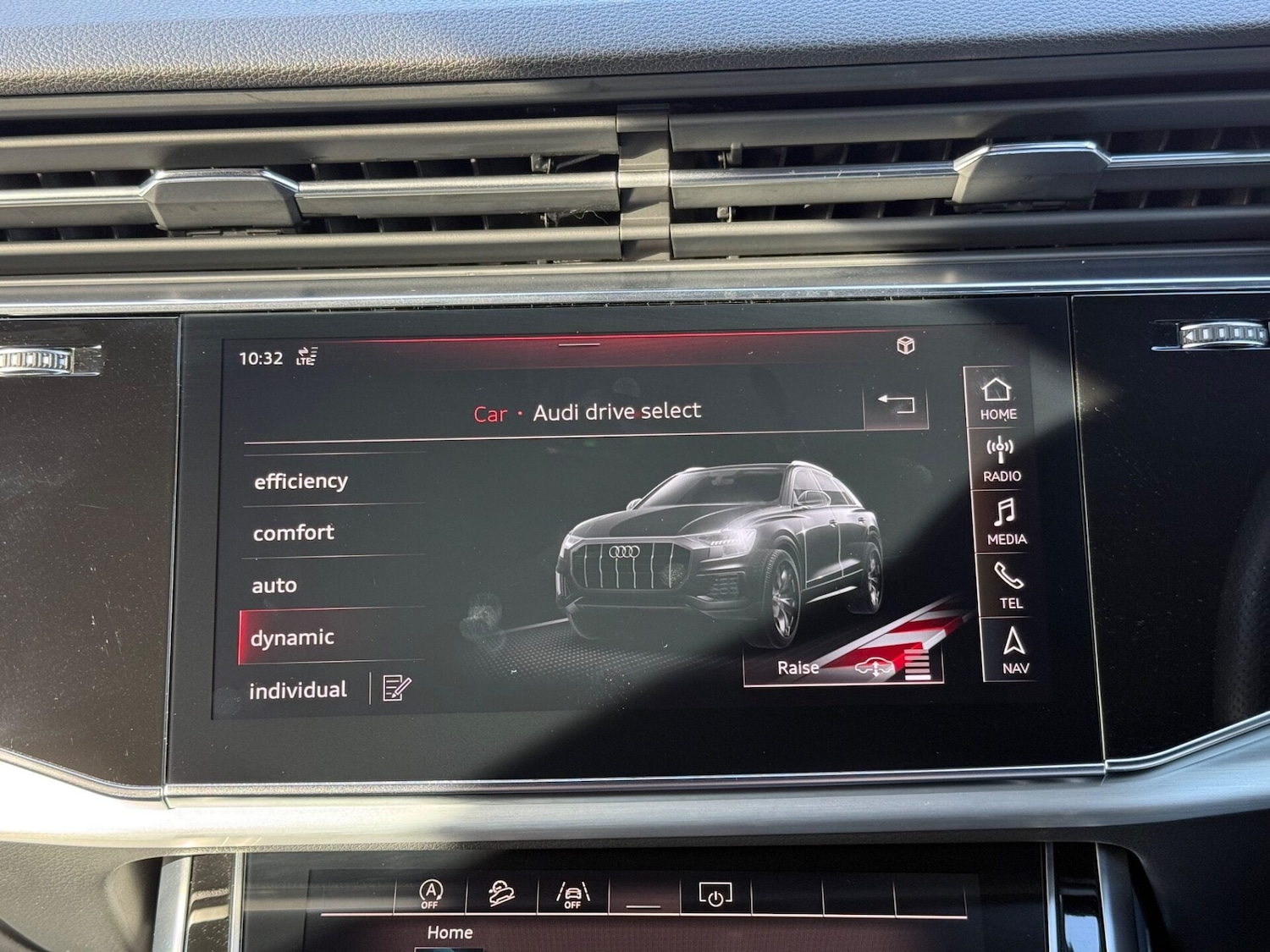 Used Audi Q8 2018 for sale - 77582437: Photo 48