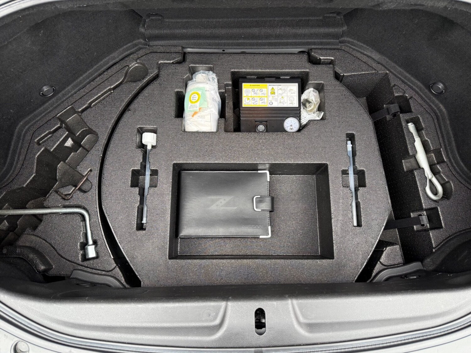 Used Nissan 370 Z 2010 for sale - 77528216: Photo 46