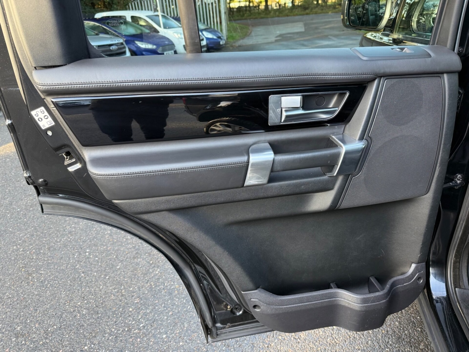 Used Land Rover Discovery 2016 for sale - 76541377: Photo 29