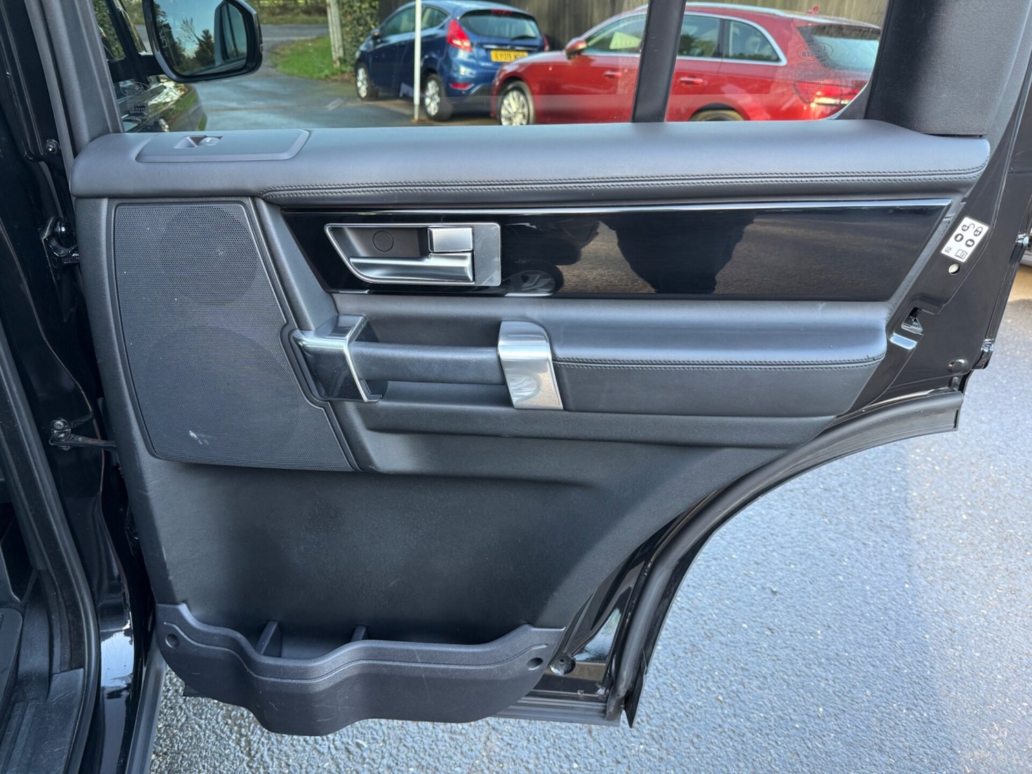 Used Land Rover Discovery 2016 for sale - 76541377: Photo 37