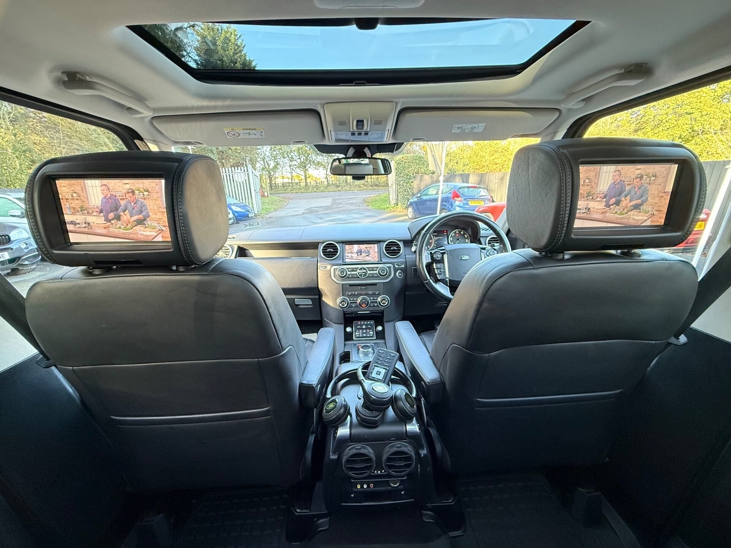 Used Land Rover Discovery 2016 for sale - 76541377: Photo 4