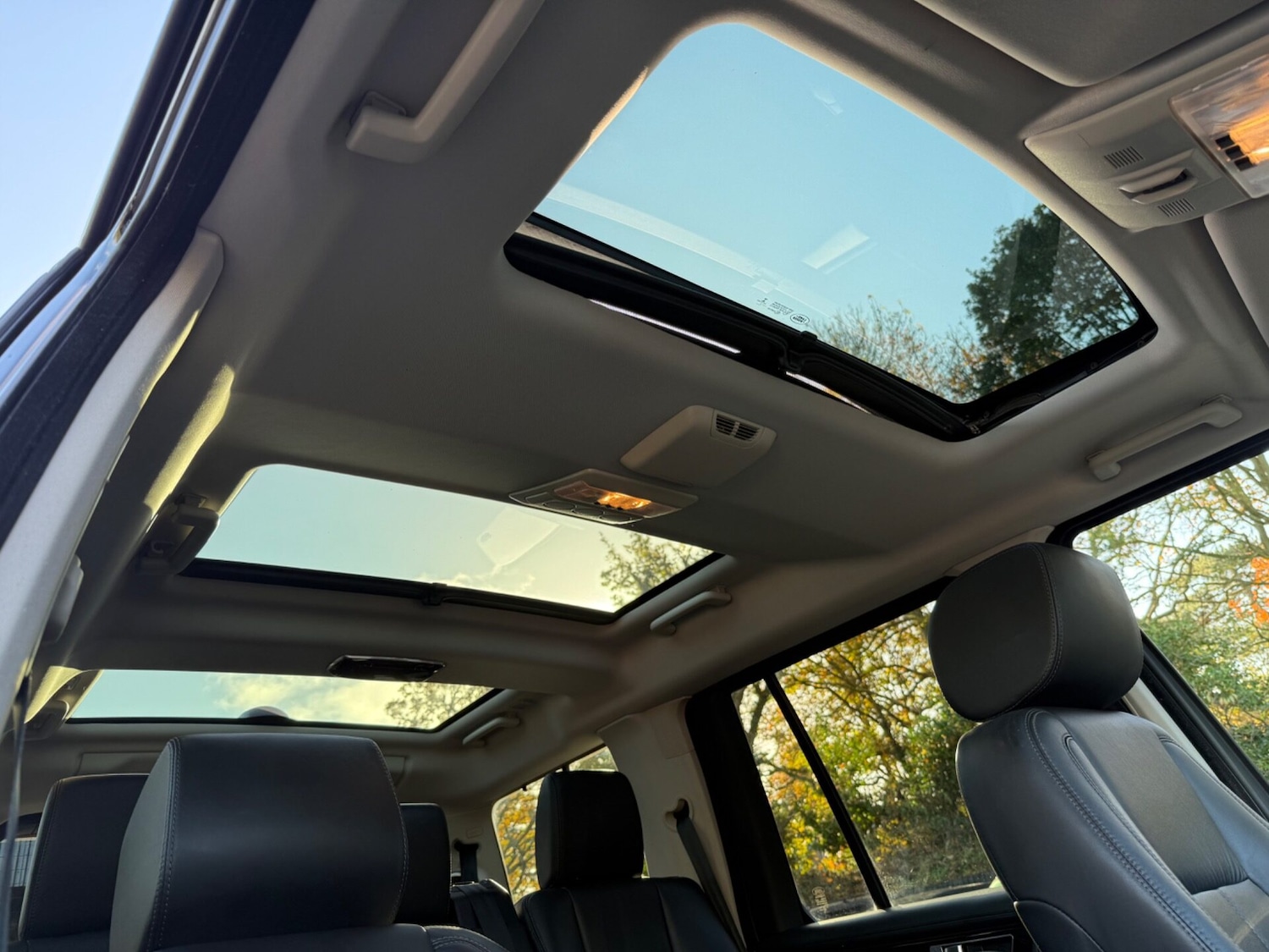 Used Land Rover Discovery 2016 for sale - 76541377: Photo 56