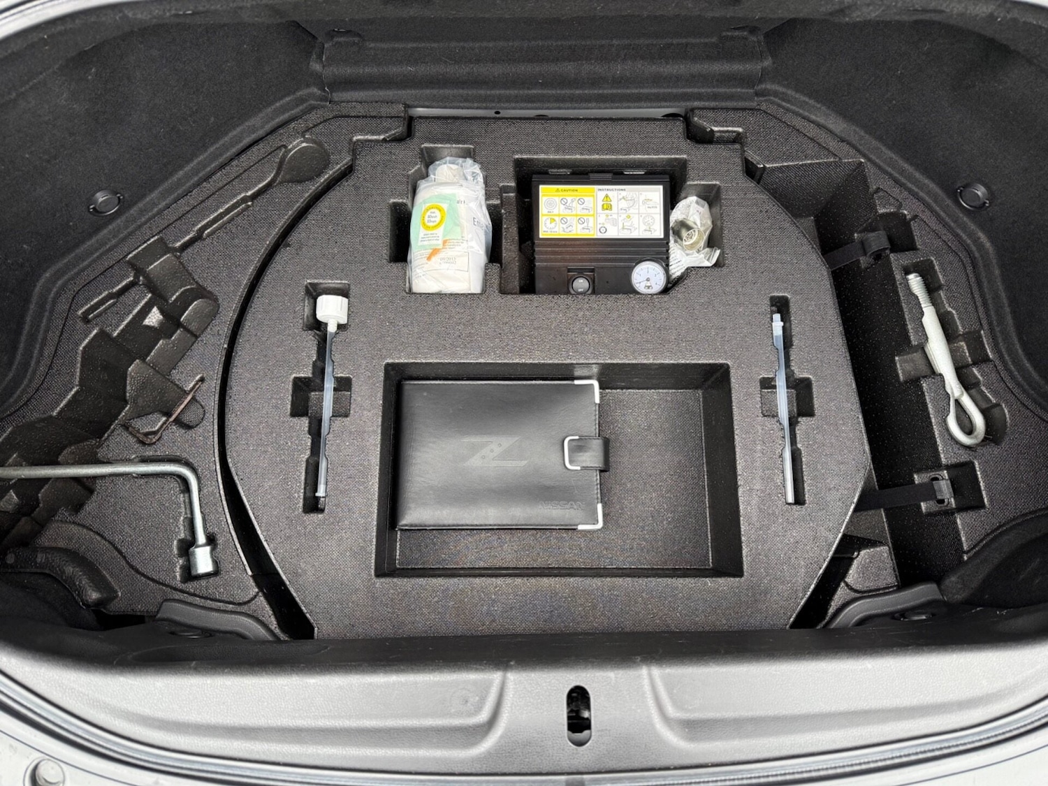 Used Nissan 370 Z 2010 for sale - 77731034: Photo 46