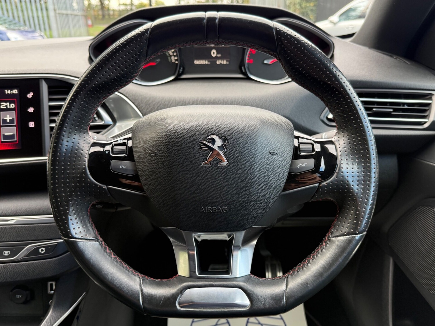 Used Peugeot 308 2016 for sale - 76363138: Photo 10