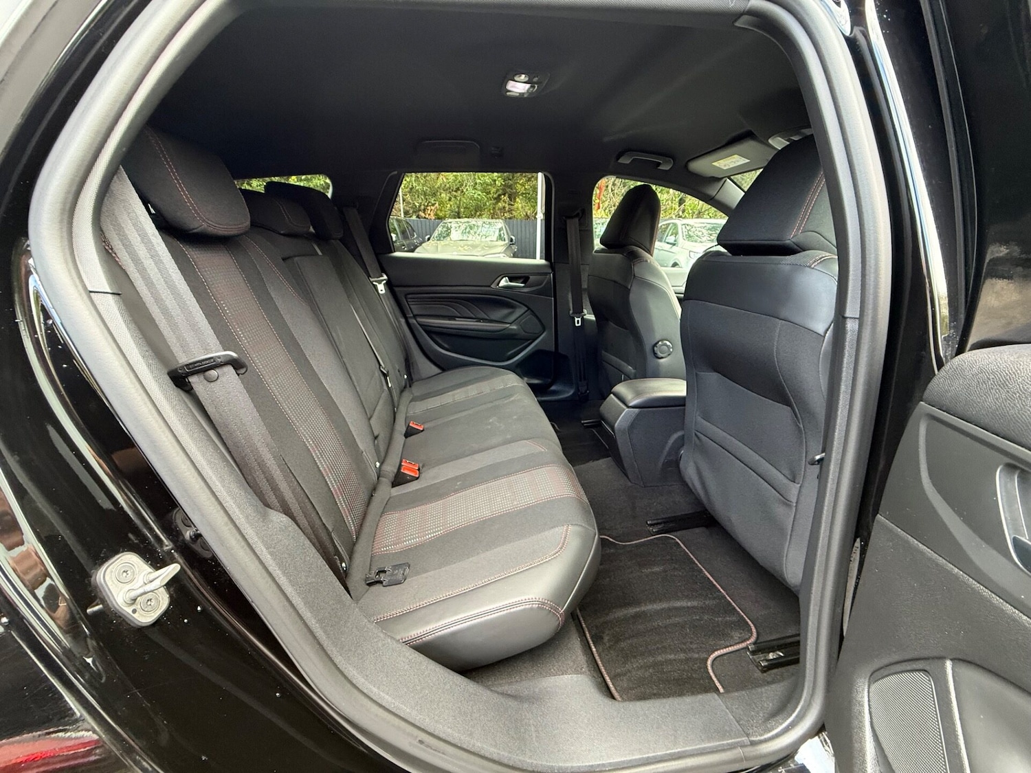 Used Peugeot 308 2016 for sale - 76363138: Photo 17