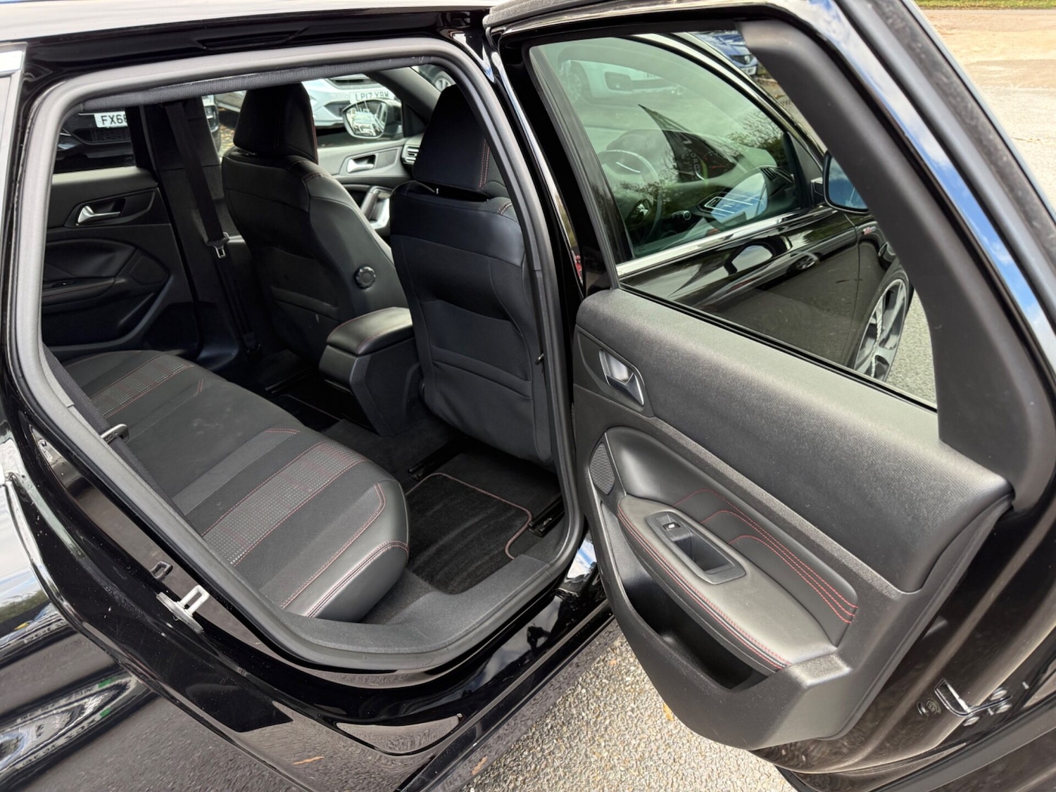 Used Peugeot 308 2016 for sale - 76363138: Photo 28