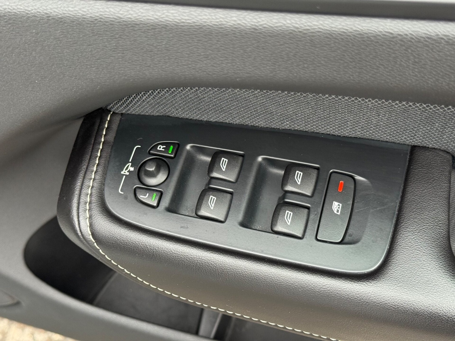 Used Volvo XC60 2019 for sale - 76972551: Photo 36