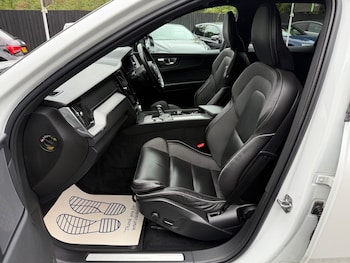 Used Volvo XC60 2019 for sale - 76972551: Photo