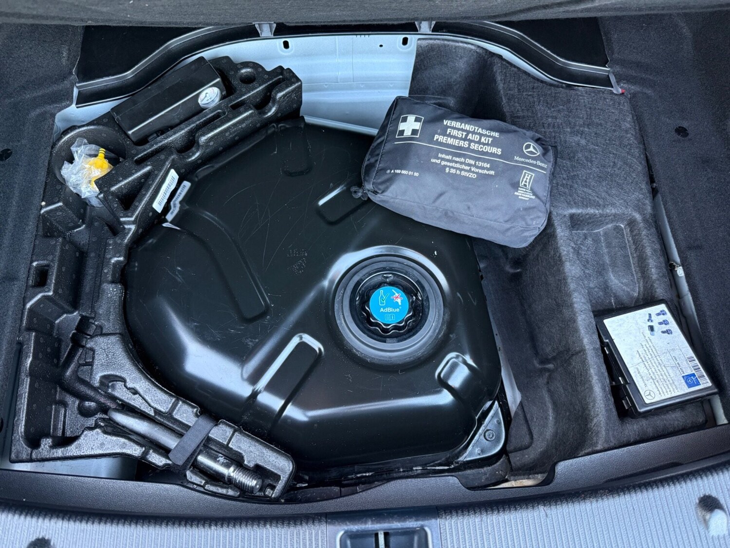 Used Mercedes-Benz E Class 2016 for sale - 77961785: Photo 44