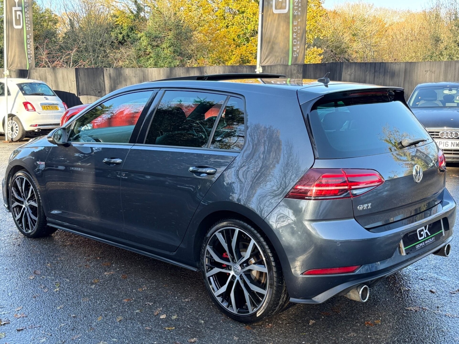 Used Volkswagen Golf 2017 for sale - 76791380: Photo 2