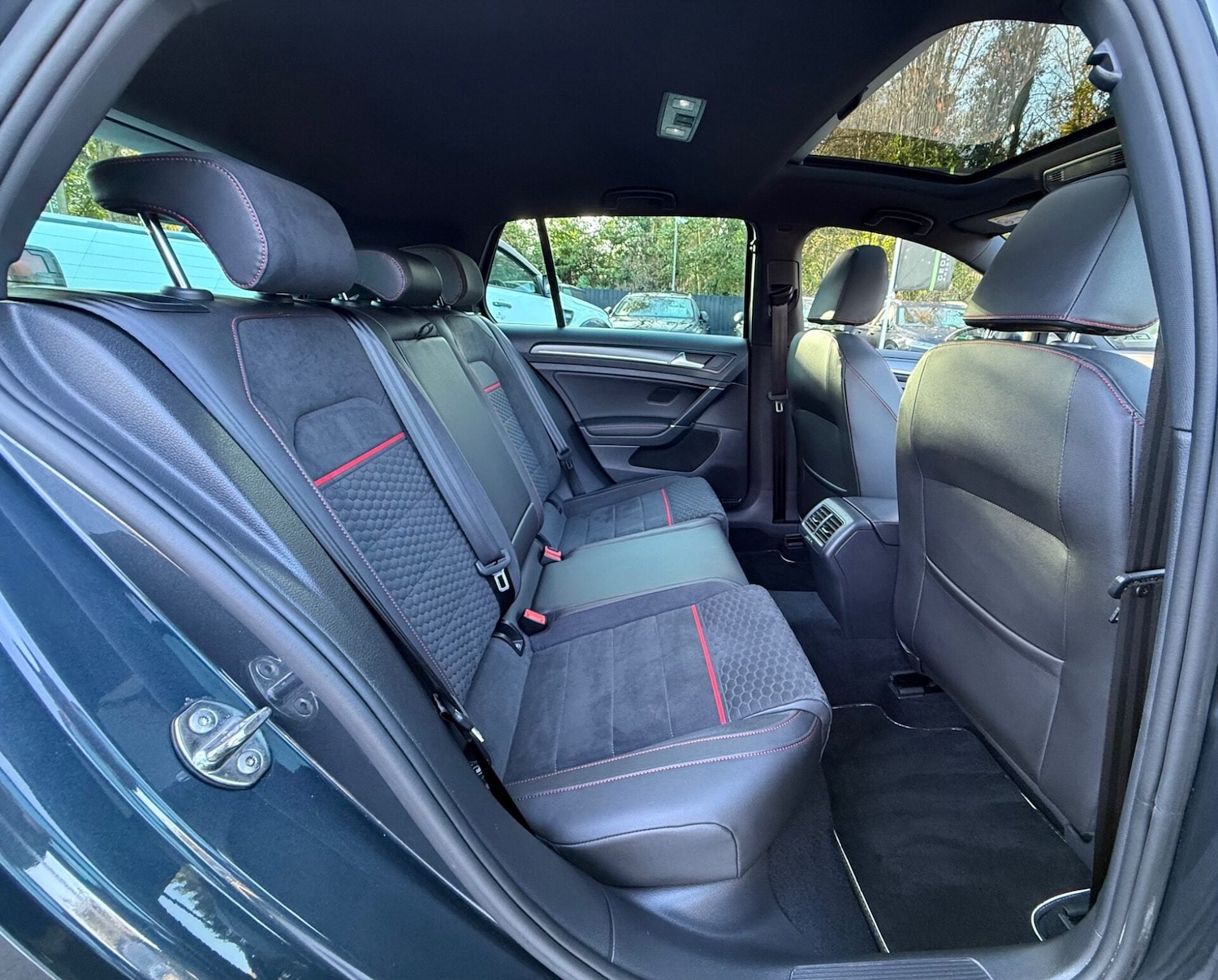 Used Volkswagen Golf 2017 for sale - 76791380: Photo 20