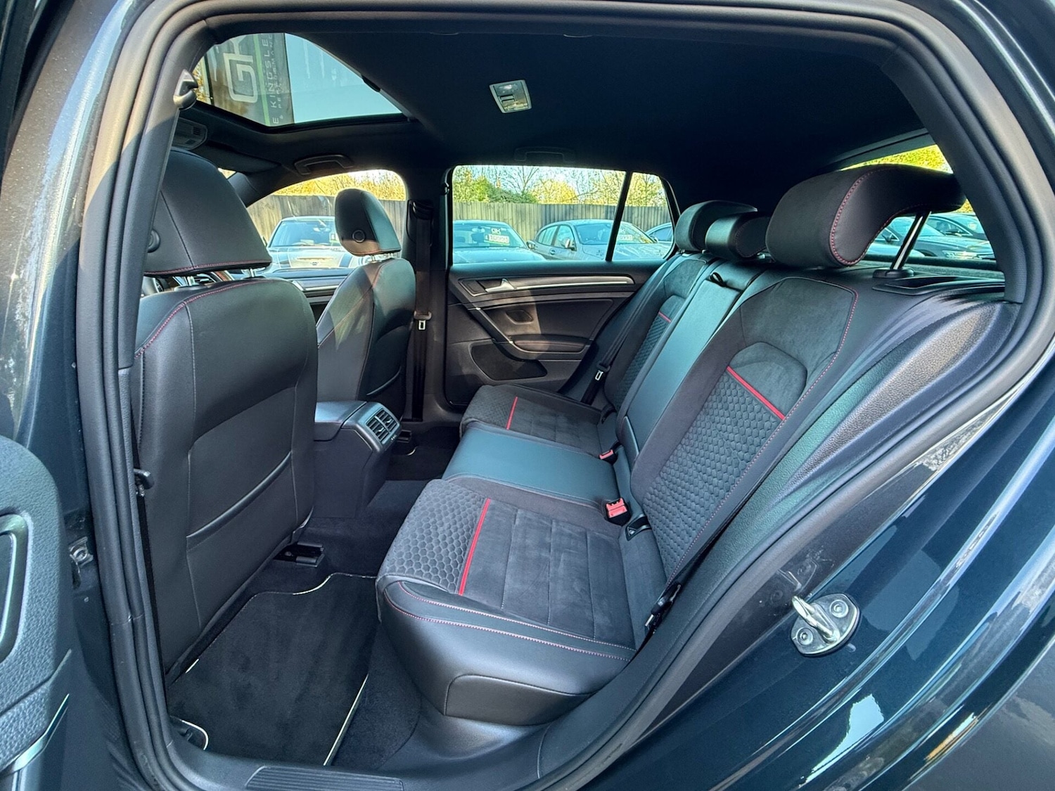 Used Volkswagen Golf 2017 for sale - 76791380: Photo 28