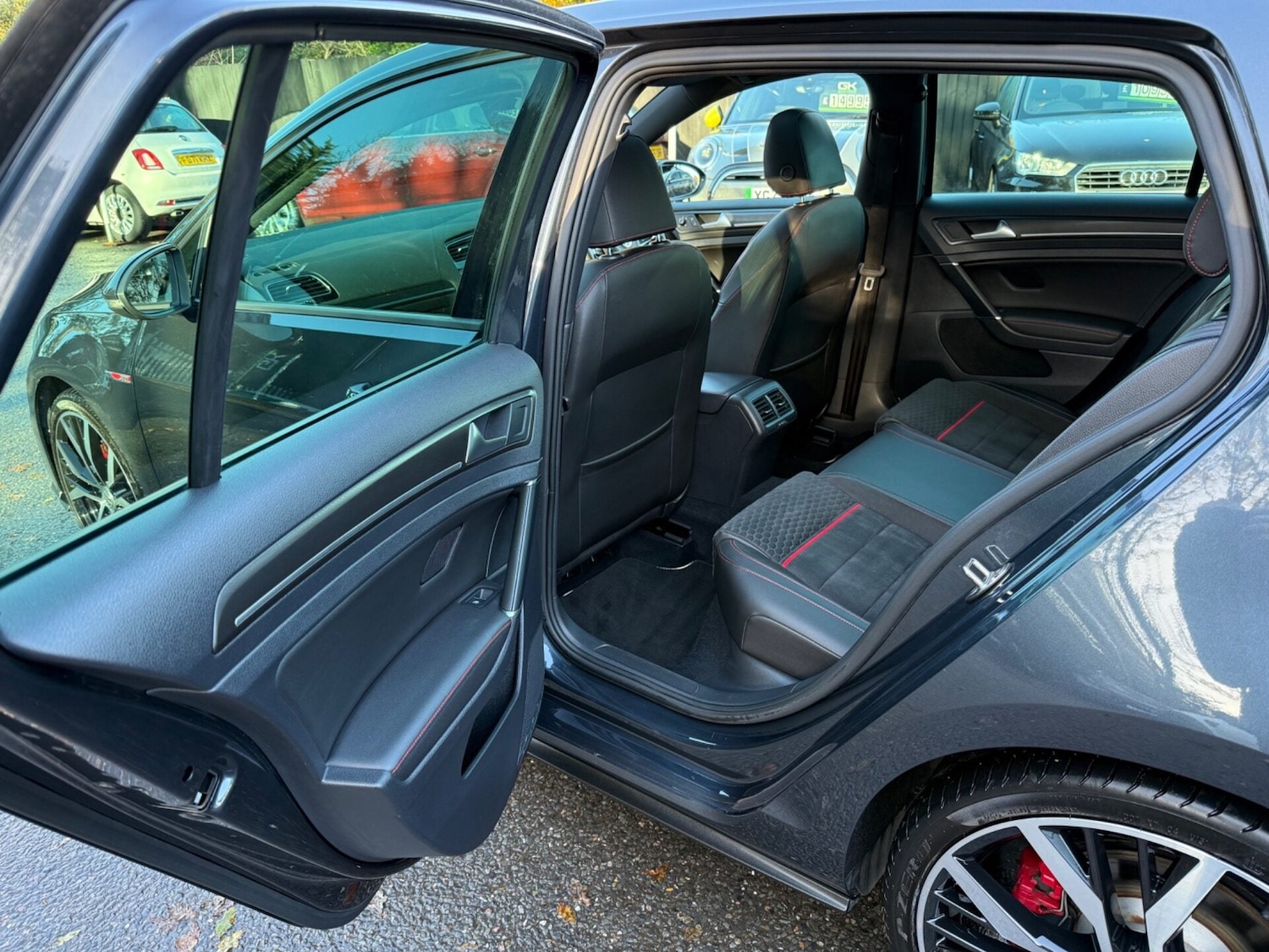 Used Volkswagen Golf 2017 for sale - 76791380: Photo 31