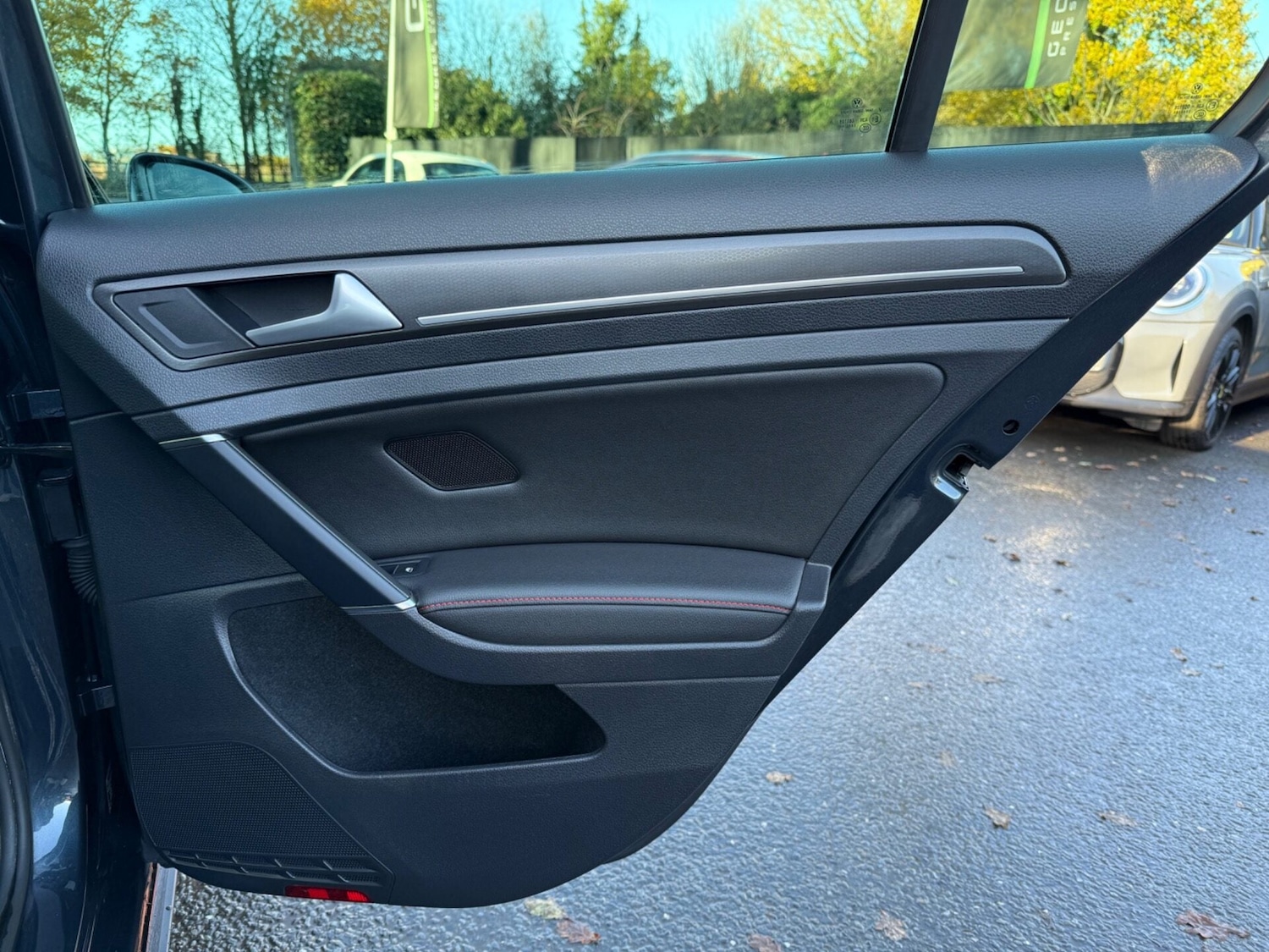 Used Volkswagen Golf 2017 for sale - 76791380: Photo 35