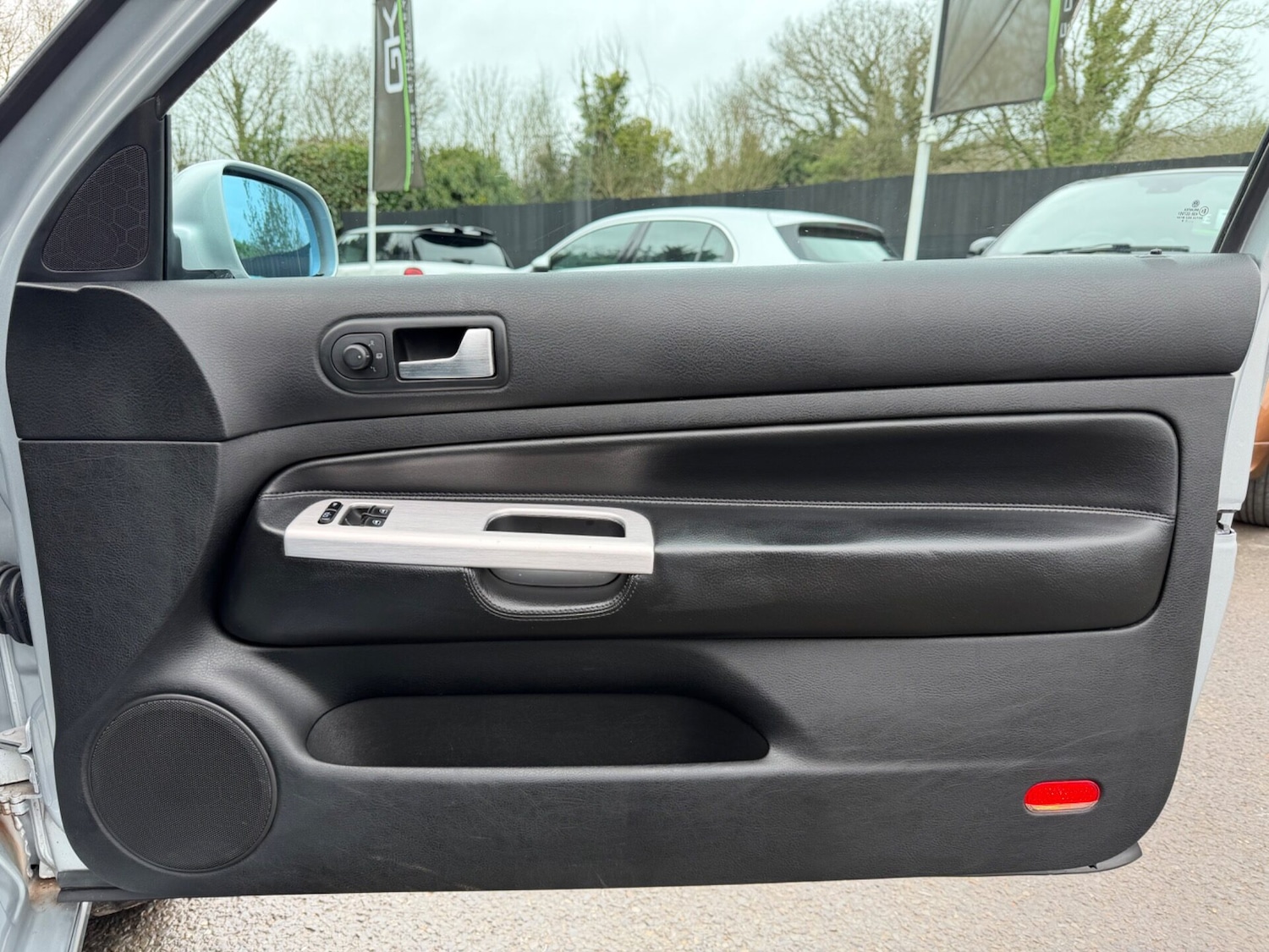 Used Volkswagen Golf 2003 for sale - 77630100: Photo 30