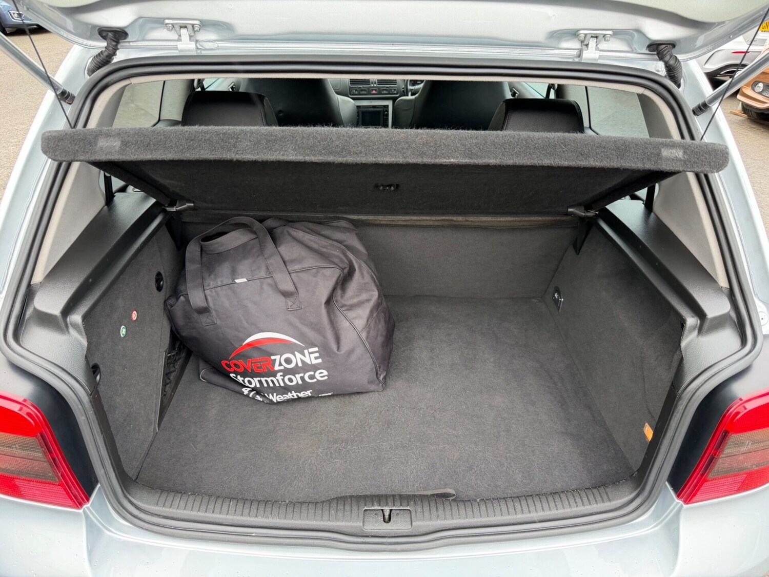 Used Volkswagen Golf 2003 for sale - 77630100: Photo 40