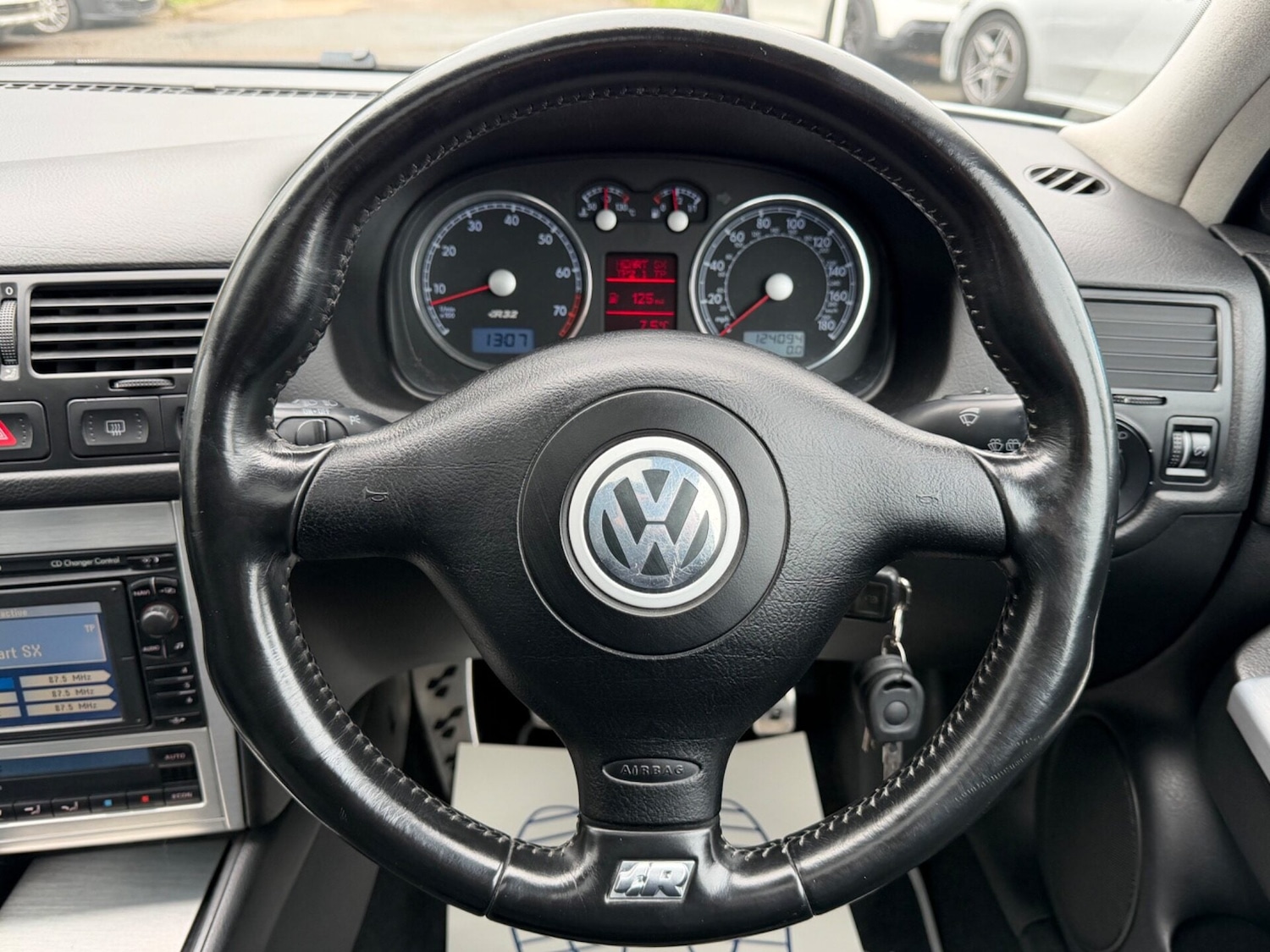 Used Volkswagen Golf 2003 for sale - 77630100: Photo 9